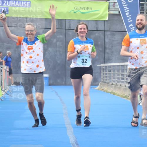 11.08.2024 - GEWOBA Citytriathlon Bremen Lena Gebhardt http://msf.ph/oto/6789304 11.08.2024 11:27:00 Ziel 32 meine-sportfotos.de
