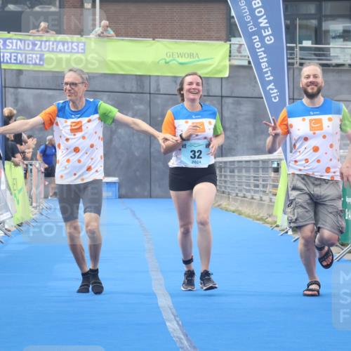 11.08.2024 - GEWOBA Citytriathlon Bremen Lena Gebhardt http://msf.ph/oto/6789307 11.08.2024 11:27:00 Ziel 32 meine-sportfotos.de