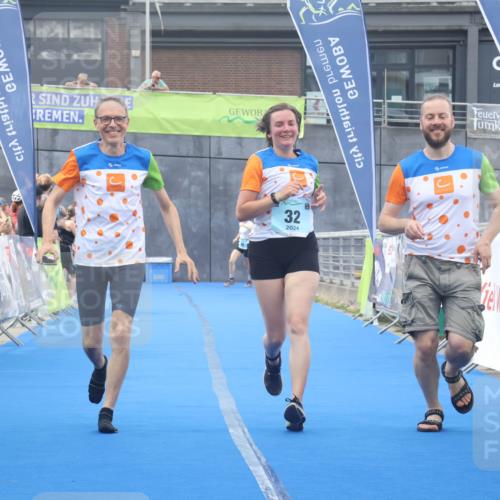 11.08.2024 - GEWOBA Citytriathlon Bremen Lena Gebhardt http://msf.ph/oto/6789314 11.08.2024 11:27:01 Ziel 32, 44 meine-sportfotos.de