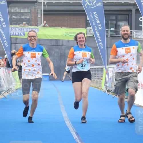 11.08.2024 - GEWOBA Citytriathlon Bremen Lena Gebhardt http://msf.ph/oto/6789315 11.08.2024 11:27:01 Ziel 32, 44 meine-sportfotos.de