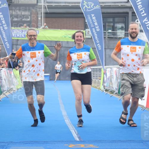 11.08.2024 - GEWOBA Citytriathlon Bremen Lena Gebhardt http://msf.ph/oto/6789318 11.08.2024 11:27:02 Ziel 32, 44 meine-sportfotos.de