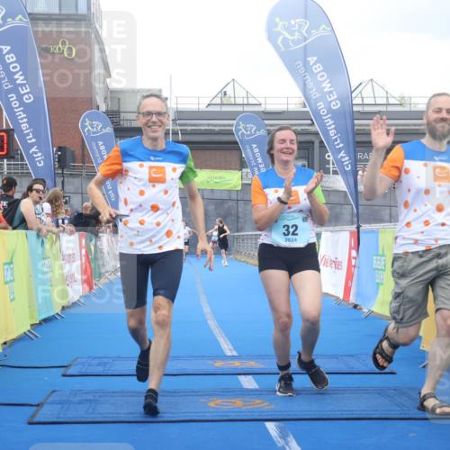11.08.2024 - GEWOBA Citytriathlon Bremen Lena Gebhardt http://msf.ph/oto/6789331 11.08.2024 11:27:03 Ziel 32, 44 meine-sportfotos.de