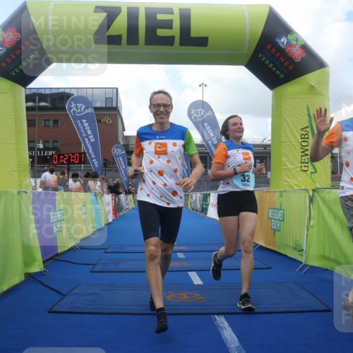 11.08.2024 - GEWOBA Citytriathlon Bremen Lena Gebhardt http://msf.ph/oto/6789339 11.08.2024 11:27:05 Ziel 6, 32, 44 meine-sportfotos.de