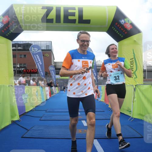 11.08.2024 - GEWOBA Citytriathlon Bremen Lena Gebhardt http://msf.ph/oto/6789341 11.08.2024 11:27:05 Ziel 6, 32, 44 meine-sportfotos.de