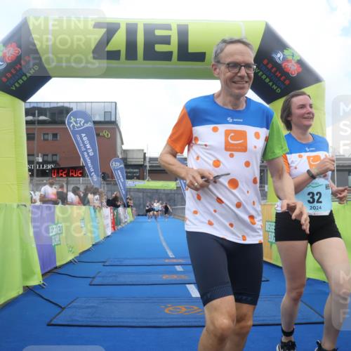 11.08.2024 - GEWOBA Citytriathlon Bremen Lena Gebhardt http://msf.ph/oto/6789344 11.08.2024 11:27:05 Ziel 6, 32, 44 meine-sportfotos.de