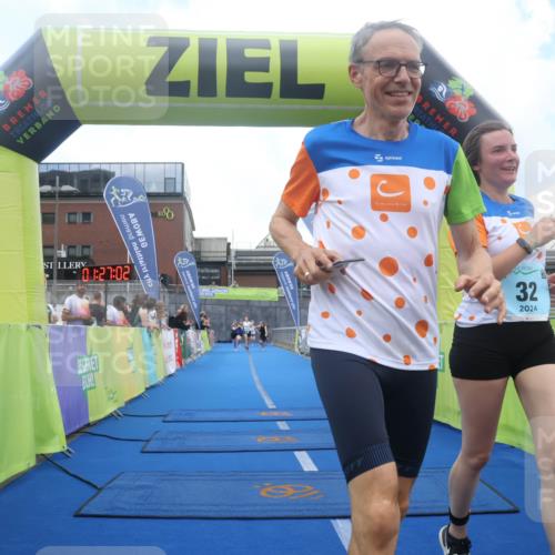 11.08.2024 - GEWOBA Citytriathlon Bremen Lena Gebhardt http://msf.ph/oto/6789346 11.08.2024 11:27:05 Ziel 6, 32, 44 meine-sportfotos.de