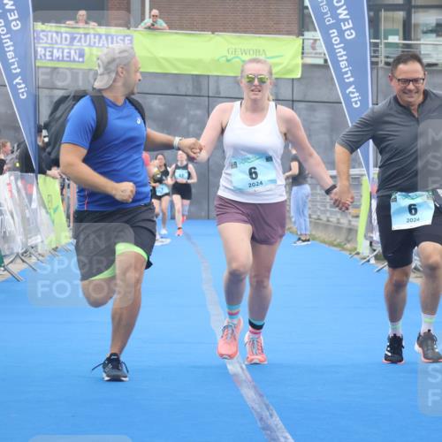 11.08.2024 - GEWOBA Citytriathlon Bremen Lena Gebhardt http://msf.ph/oto/6789392 11.08.2024 11:27:13 Ziel 6, 7, 42, 44 meine-sportfotos.de