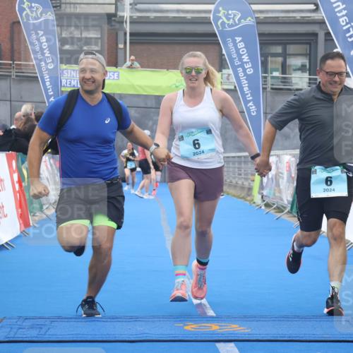 11.08.2024 - GEWOBA Citytriathlon Bremen Lena Gebhardt http://msf.ph/oto/6789398 11.08.2024 11:27:14 Ziel 6, 7, 42, 44 meine-sportfotos.de