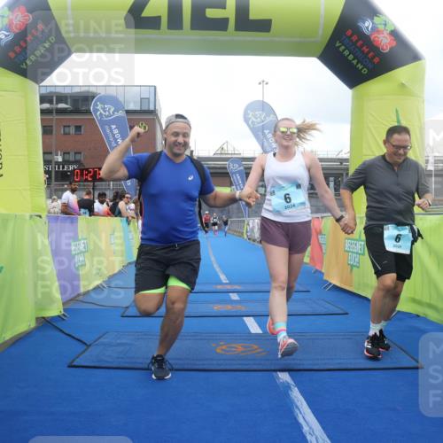 11.08.2024 - GEWOBA Citytriathlon Bremen Lena Gebhardt http://msf.ph/oto/6789412 11.08.2024 11:27:16 Ziel 6, 7, 42, 44 meine-sportfotos.de