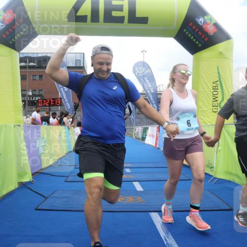 11.08.2024 - GEWOBA Citytriathlon Bremen Lena Gebhardt http://msf.ph/oto/6789414 11.08.2024 11:27:16 Ziel 6, 7, 42, 44 meine-sportfotos.de