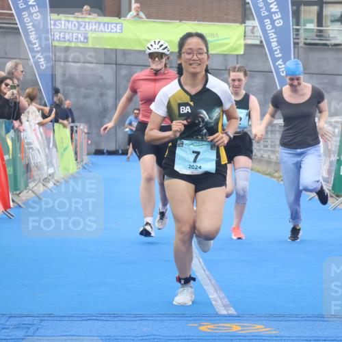 11.08.2024 - GEWOBA Citytriathlon Bremen Lena Gebhardt http://msf.ph/oto/6789435 11.08.2024 11:27:21 Ziel 6, 7, 42 meine-sportfotos.de