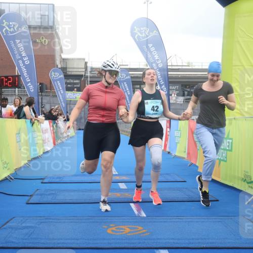 11.08.2024 - GEWOBA Citytriathlon Bremen Lena Gebhardt http://msf.ph/oto/6789452 11.08.2024 11:27:24 Ziel 7, 42 meine-sportfotos.de