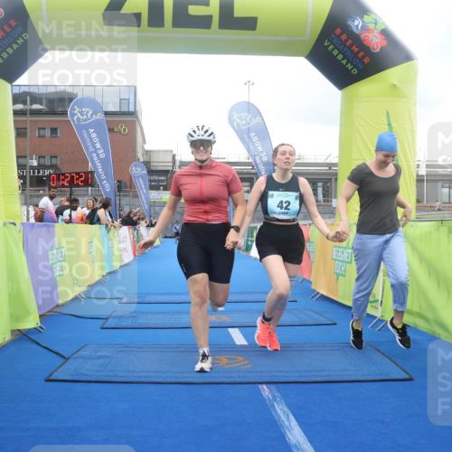 11.08.2024 - GEWOBA Citytriathlon Bremen Lena Gebhardt http://msf.ph/oto/6789455 11.08.2024 11:27:24 Ziel 7, 42 meine-sportfotos.de