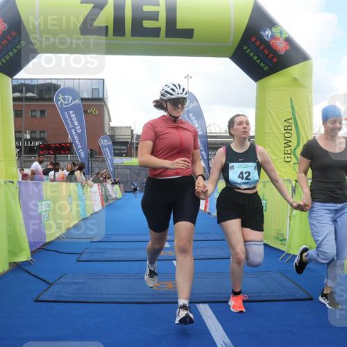 11.08.2024 - GEWOBA Citytriathlon Bremen Lena Gebhardt http://msf.ph/oto/6789456 11.08.2024 11:27:25 Ziel 7, 42 meine-sportfotos.de
