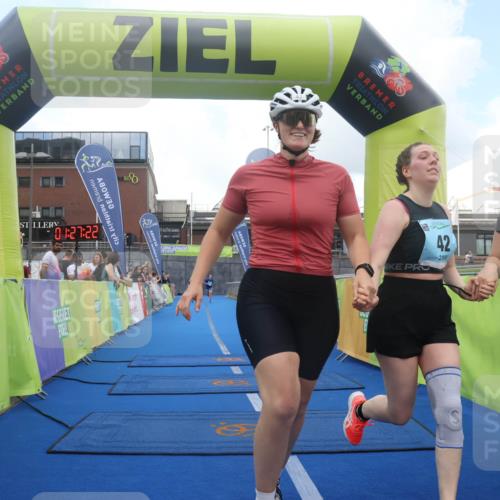11.08.2024 - GEWOBA Citytriathlon Bremen Lena Gebhardt http://msf.ph/oto/6789458 11.08.2024 11:27:25 Ziel 7, 42 meine-sportfotos.de