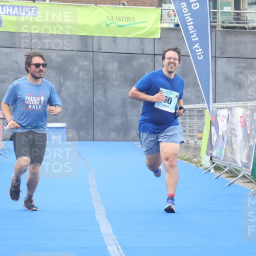 11.08.2024 - GEWOBA Citytriathlon Bremen Lena Gebhardt http://msf.ph/oto/6789469 11.08.2024 11:27:30 Ziel 7, 42 meine-sportfotos.de