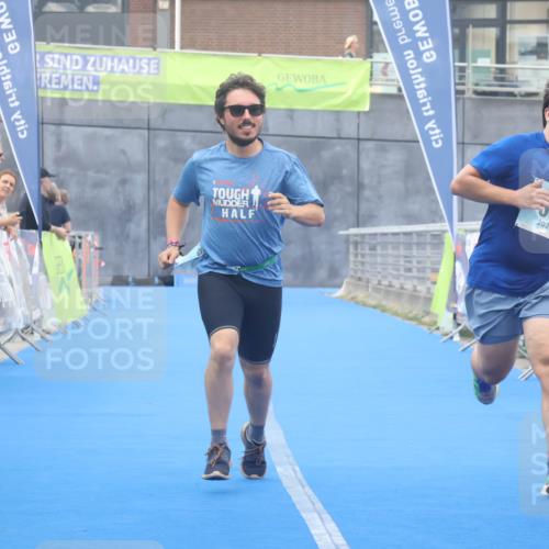 11.08.2024 - GEWOBA Citytriathlon Bremen Lena Gebhardt http://msf.ph/oto/6789478 11.08.2024 11:27:31 Ziel 42 meine-sportfotos.de