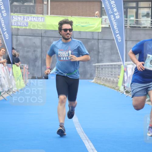 11.08.2024 - GEWOBA Citytriathlon Bremen Lena Gebhardt http://msf.ph/oto/6789480 11.08.2024 11:27:31 Ziel 42 meine-sportfotos.de