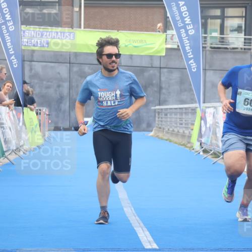 11.08.2024 - GEWOBA Citytriathlon Bremen Lena Gebhardt http://msf.ph/oto/6789482 11.08.2024 11:27:31 Ziel 42 meine-sportfotos.de