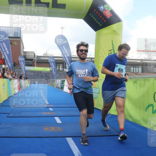 11.08.2024 - GEWOBA Citytriathlon Bremen Lena Gebhardt http://msf.ph/oto/6789499 11.08.2024 11:27:33 Ziel  meine-sportfotos.de