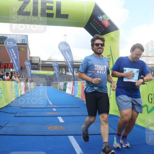 11.08.2024 - GEWOBA Citytriathlon Bremen Lena Gebhardt http://msf.ph/oto/6789500 11.08.2024 11:27:33 Ziel  meine-sportfotos.de