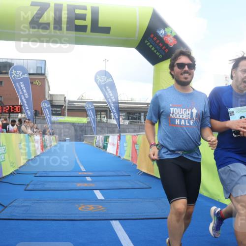 11.08.2024 - GEWOBA Citytriathlon Bremen Lena Gebhardt http://msf.ph/oto/6789502 11.08.2024 11:27:34 Ziel  meine-sportfotos.de