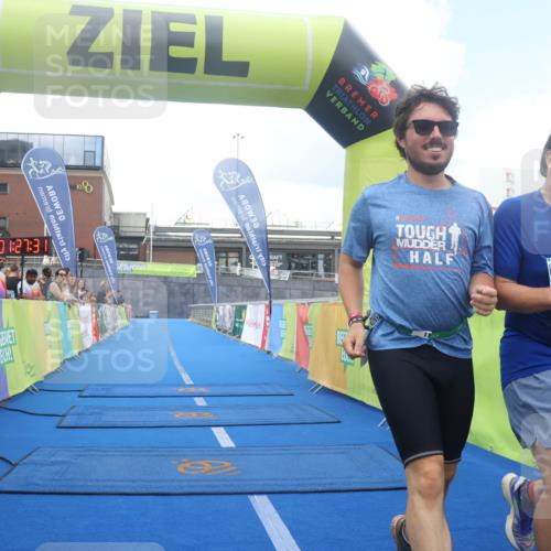11.08.2024 - GEWOBA Citytriathlon Bremen Lena Gebhardt http://msf.ph/oto/6789504 11.08.2024 11:27:34 Ziel  meine-sportfotos.de