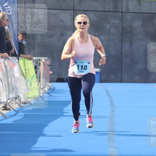 11.08.2024 - GEWOBA Citytriathlon Bremen Lena Gebhardt http://msf.ph/oto/6789511 11.08.2024 11:27:50 Ziel 110 meine-sportfotos.de