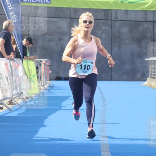 11.08.2024 - GEWOBA Citytriathlon Bremen Lena Gebhardt http://msf.ph/oto/6789516 11.08.2024 11:27:51 Ziel 110 meine-sportfotos.de