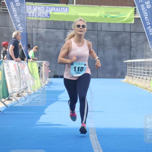 11.08.2024 - GEWOBA Citytriathlon Bremen Lena Gebhardt http://msf.ph/oto/6789518 11.08.2024 11:27:52 Ziel 110 meine-sportfotos.de