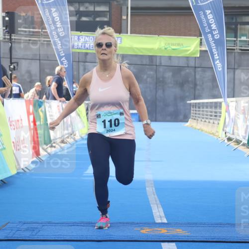 11.08.2024 - GEWOBA Citytriathlon Bremen Lena Gebhardt http://msf.ph/oto/6789523 11.08.2024 11:27:53 Ziel 110 meine-sportfotos.de