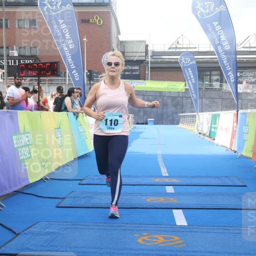 11.08.2024 - GEWOBA Citytriathlon Bremen Lena Gebhardt http://msf.ph/oto/6789531 11.08.2024 11:27:54 Ziel 110 meine-sportfotos.de