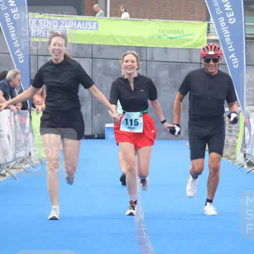 11.08.2024 - GEWOBA Citytriathlon Bremen Lena Gebhardt http://msf.ph/oto/6789554 11.08.2024 11:28:23 Ziel 50, 115 meine-sportfotos.de