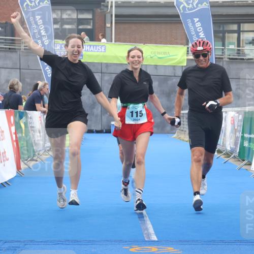 11.08.2024 - GEWOBA Citytriathlon Bremen Lena Gebhardt http://msf.ph/oto/6789560 11.08.2024 11:28:24 Ziel 50, 115 meine-sportfotos.de
