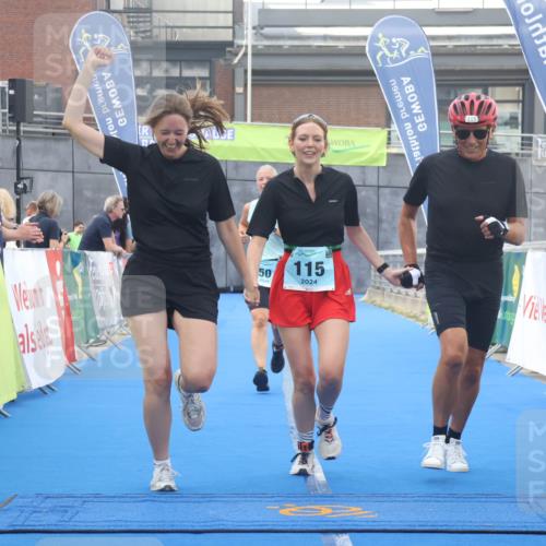 11.08.2024 - GEWOBA Citytriathlon Bremen Lena Gebhardt http://msf.ph/oto/6789563 11.08.2024 11:28:25 Ziel 50, 115 meine-sportfotos.de
