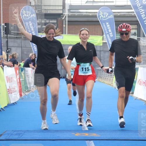 11.08.2024 - GEWOBA Citytriathlon Bremen Lena Gebhardt http://msf.ph/oto/6789564 11.08.2024 11:28:25 Ziel 50, 115 meine-sportfotos.de