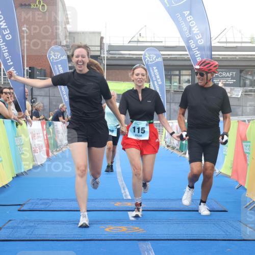 11.08.2024 - GEWOBA Citytriathlon Bremen Lena Gebhardt http://msf.ph/oto/6789568 11.08.2024 11:28:25 Ziel 50, 115 meine-sportfotos.de
