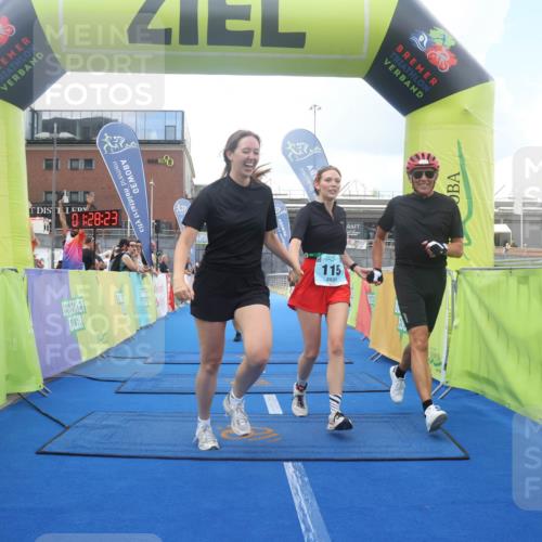11.08.2024 - GEWOBA Citytriathlon Bremen Lena Gebhardt http://msf.ph/oto/6789574 11.08.2024 11:28:26 Ziel 50, 115 meine-sportfotos.de