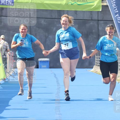 11.08.2024 - GEWOBA Citytriathlon Bremen Lena Gebhardt http://msf.ph/oto/6789589 11.08.2024 11:29:30 Ziel 37 meine-sportfotos.de