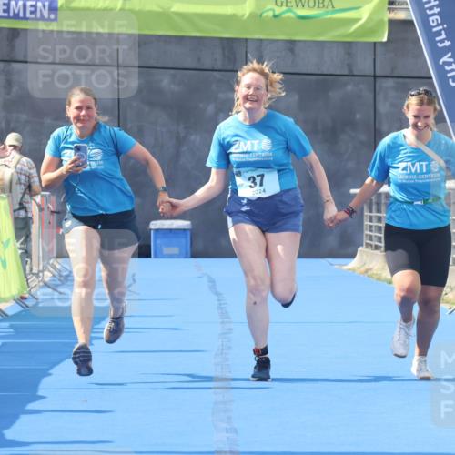 11.08.2024 - GEWOBA Citytriathlon Bremen Lena Gebhardt http://msf.ph/oto/6789590 11.08.2024 11:29:30 Ziel 37 meine-sportfotos.de