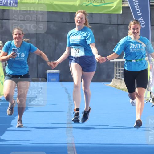 11.08.2024 - GEWOBA Citytriathlon Bremen Lena Gebhardt http://msf.ph/oto/6789592 11.08.2024 11:29:31 Ziel 37 meine-sportfotos.de