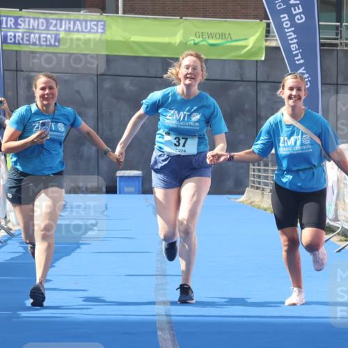 11.08.2024 - GEWOBA Citytriathlon Bremen Lena Gebhardt http://msf.ph/oto/6789595 11.08.2024 11:29:31 Ziel 37 meine-sportfotos.de