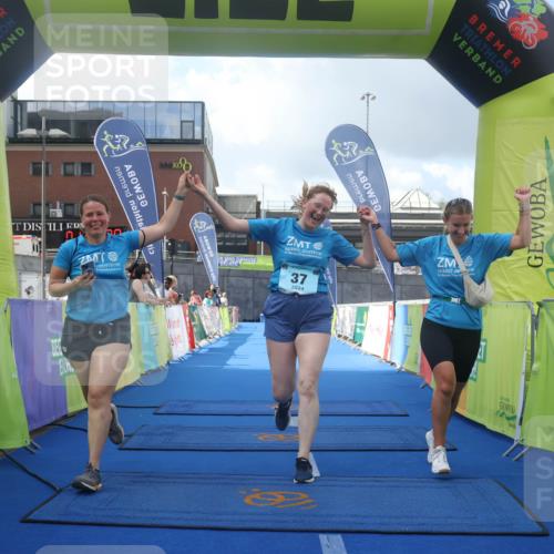 11.08.2024 - GEWOBA Citytriathlon Bremen Lena Gebhardt http://msf.ph/oto/6789614 11.08.2024 11:29:34 Ziel 37 meine-sportfotos.de