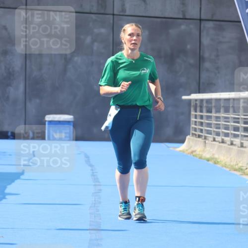 11.08.2024 - GEWOBA Citytriathlon Bremen Lena Gebhardt http://msf.ph/oto/6789628 11.08.2024 11:30:01 Ziel 13 meine-sportfotos.de
