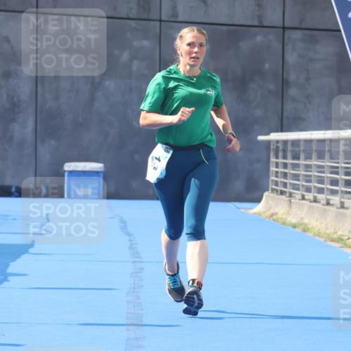 11.08.2024 - GEWOBA Citytriathlon Bremen Lena Gebhardt http://msf.ph/oto/6789629 11.08.2024 11:30:01 Ziel 13 meine-sportfotos.de