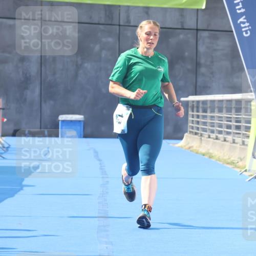 11.08.2024 - GEWOBA Citytriathlon Bremen Lena Gebhardt http://msf.ph/oto/6789631 11.08.2024 11:30:02 Ziel 13 meine-sportfotos.de