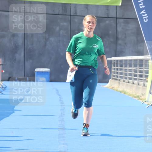 11.08.2024 - GEWOBA Citytriathlon Bremen Lena Gebhardt http://msf.ph/oto/6789633 11.08.2024 11:30:02 Ziel 13 meine-sportfotos.de