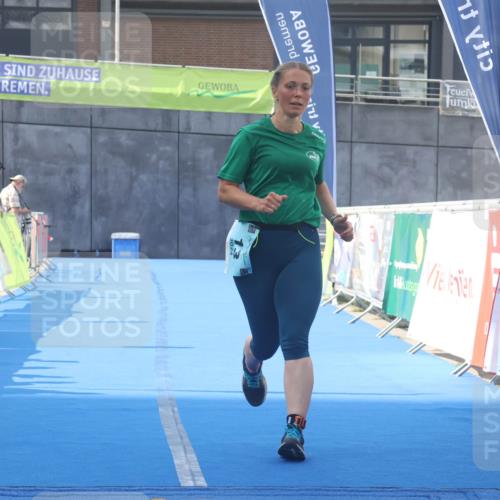 11.08.2024 - GEWOBA Citytriathlon Bremen Lena Gebhardt http://msf.ph/oto/6789642 11.08.2024 11:30:04 Ziel 13 meine-sportfotos.de