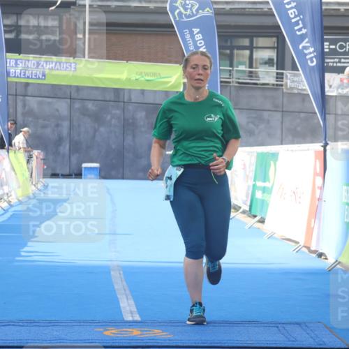 11.08.2024 - GEWOBA Citytriathlon Bremen Lena Gebhardt http://msf.ph/oto/6789647 11.08.2024 11:30:04 Ziel 13 meine-sportfotos.de