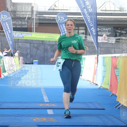 11.08.2024 - GEWOBA Citytriathlon Bremen Lena Gebhardt http://msf.ph/oto/6789652 11.08.2024 11:30:05 Ziel 13 meine-sportfotos.de